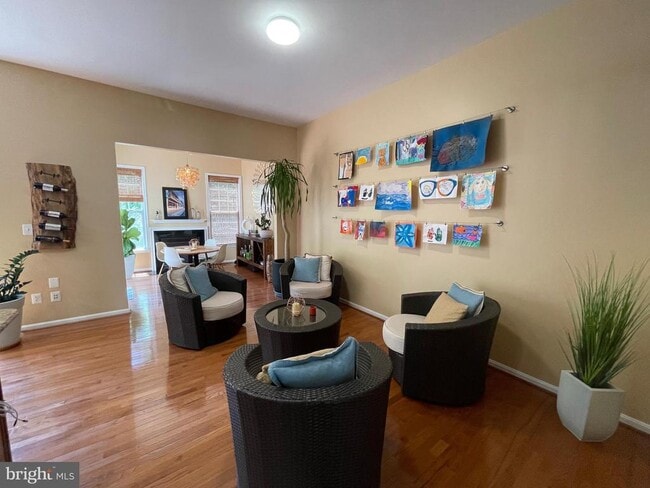 Foto del edificio - 22098 Avonworth Square
