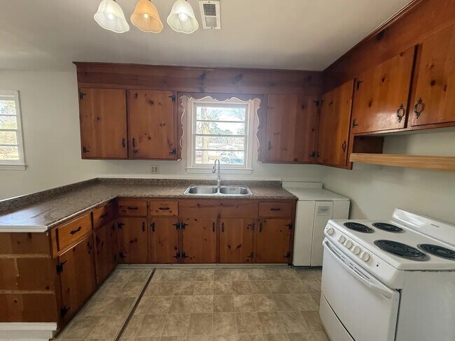 Foto del edificio - 4442 Reona Ave