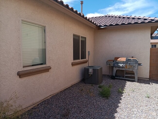 Building Photo - Four bedroom - Two bath, in Rio Rancho, St...