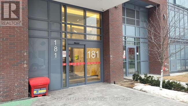 Building Photo - 181 Huron St