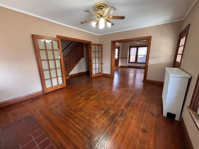 Building Photo - 2113 Linden Ave