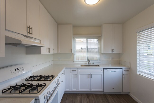 Foto del edificio - Pacific Beach: 2 Bedroom in Ideal Location...