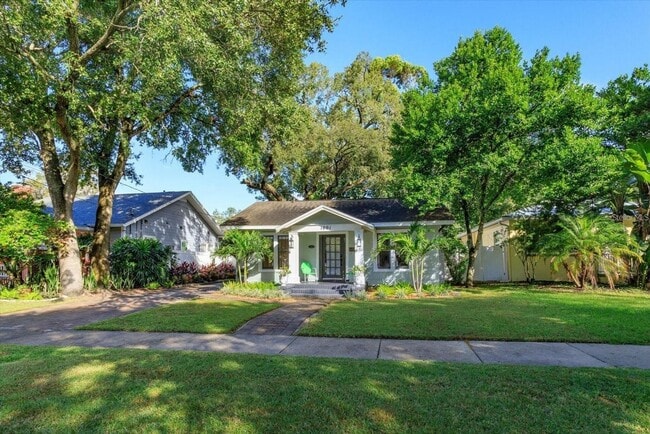 Building Photo - 1001 E Jefferson St