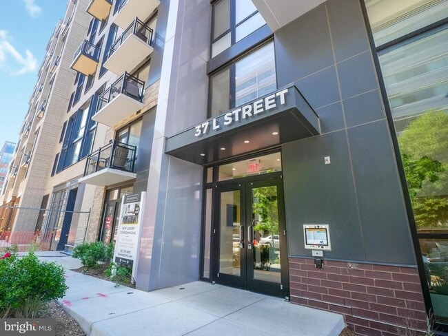 Building Photo - 37 L St SE