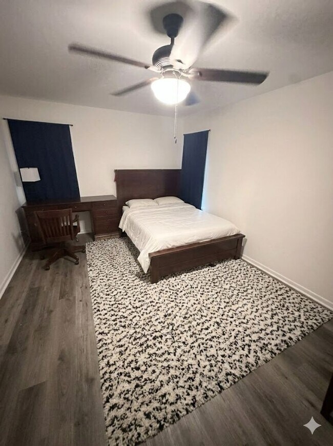 Foto del edificio - Spacious & Stylish 3BR/3BA Minutes from Downtown Athens