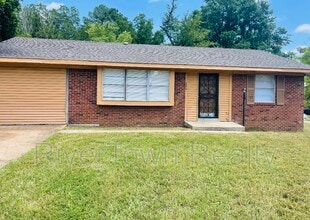 Building Photo - 4860 Leonard Rd