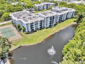 Building Photo - 721 N Pine Island Rd