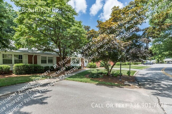 Foto del edificio - 3134 Bonhurst Dr