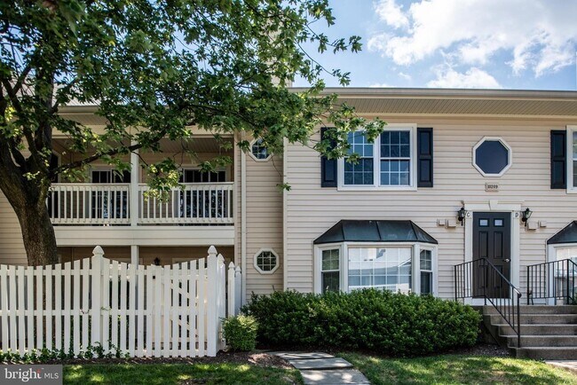 Building Photo - 10209C Willow Mist Ct