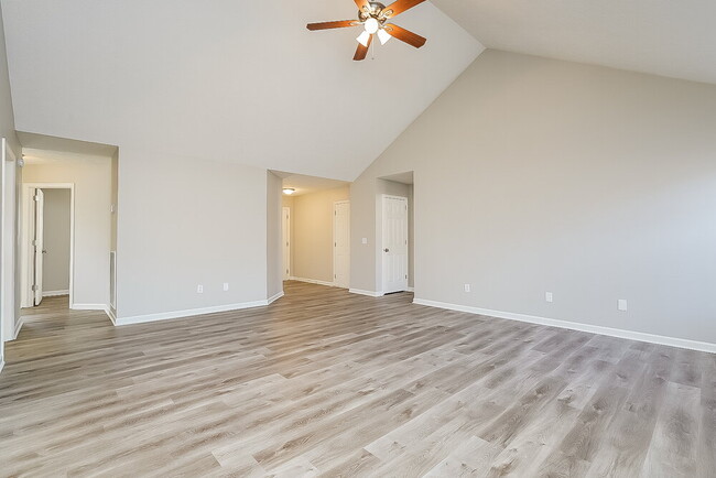 Foto del edificio - 3121 Rivers Edge Dr