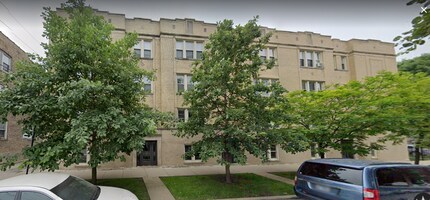 Building Photo - 2849 W Berteau Ave