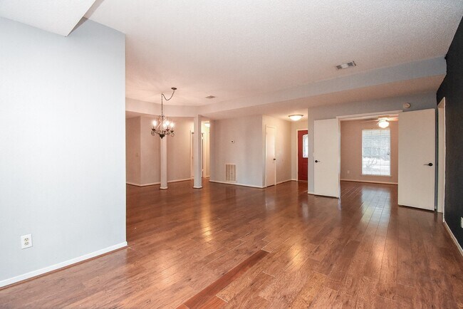 Foto del edificio - 9107 Wallingham Ct