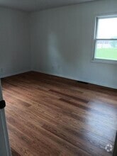 Building Photo - 103 N Russell St