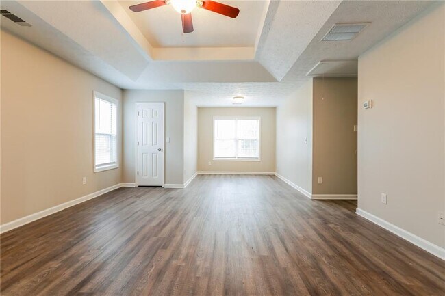 Building Photo - 835 Simon Ive Dr