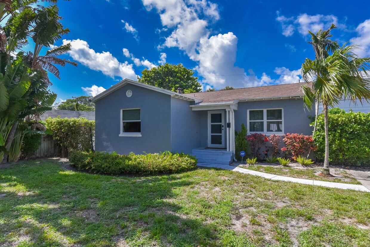Foto principal - 340 Russlyn Dr