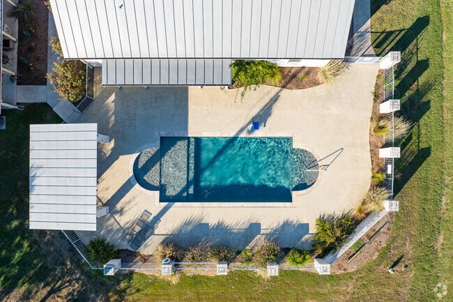 Pool - Chandler Place Apartments