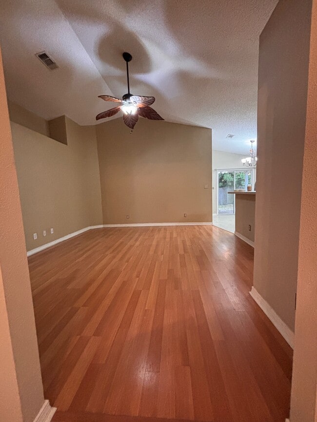 Living room - 2517 Gulf Breeze Ave