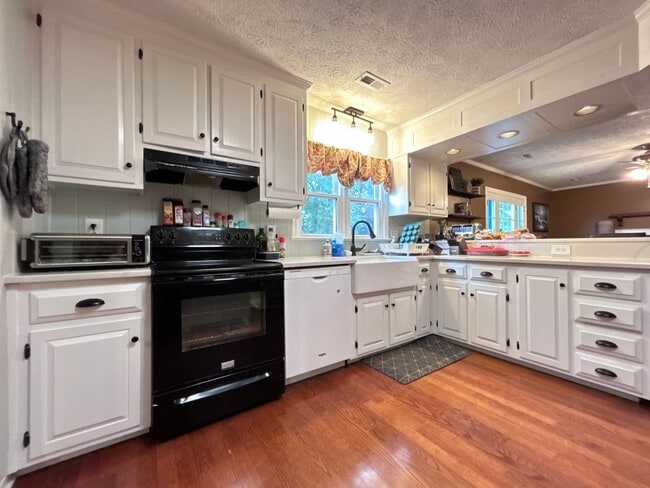 Foto del edificio - 710 Carywood Ln