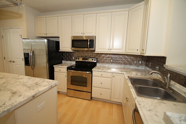 Building Photo - 614 Fairgate Dr