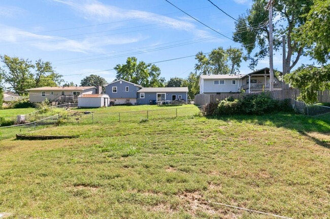 Building Photo - Stylish 3-Bed, 2-Bath Renovated Home with Granite Counters, 2-Car Garage & Large Fenced Yard in O...