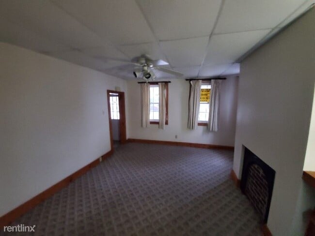 Building Photo - 2 br, 1 bath House - 205 E George St 1 Unit 1