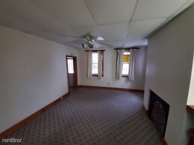 Foto del edificio - 2 br, 1 bath House - 205 E George St 1 Unit 1