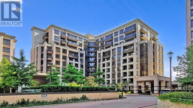 Photo du bâtiment - 99 S Town Centre Blvd