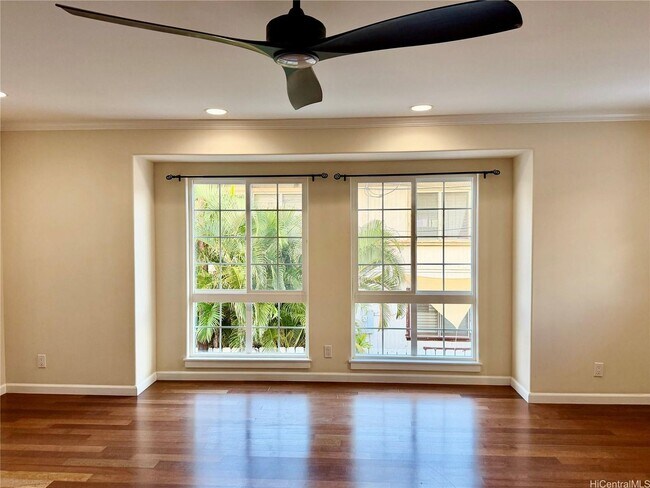 Foto del edificio - 3 bedroom, 2 bath in Kaimuki!