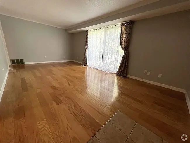 Building Photo - 4 Brookside Dr