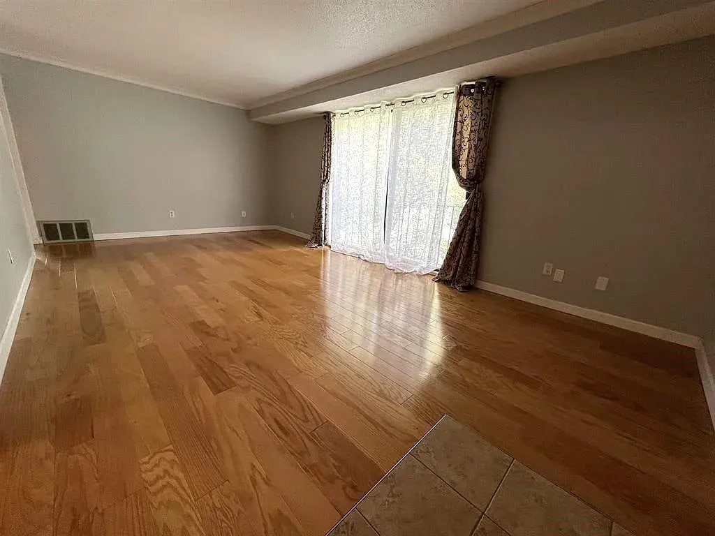 Primary Photo - 4 Brookside Dr
