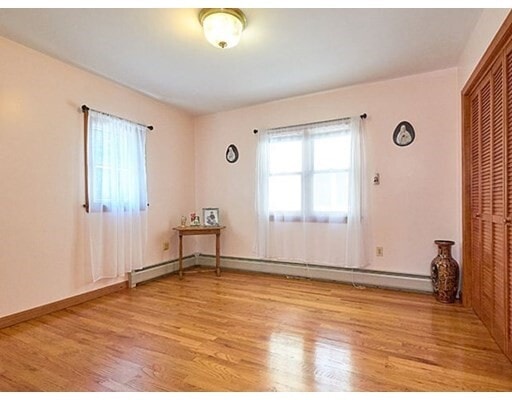 Building Photo - 71 Oak St