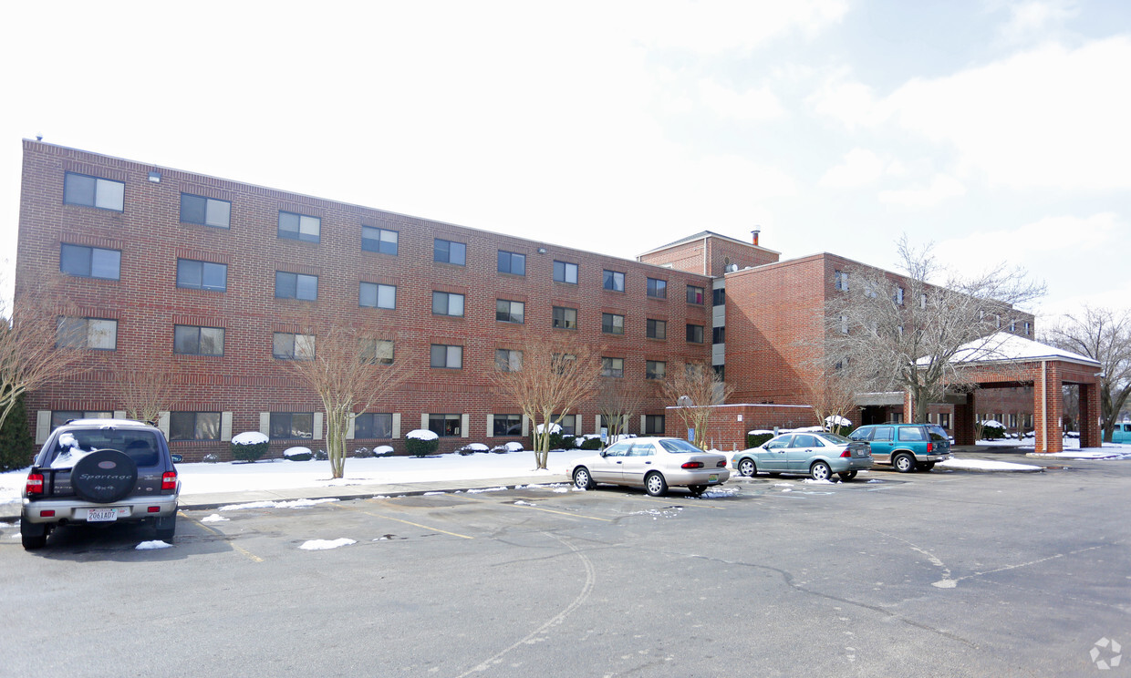 Building Photo - Willow Run Towers