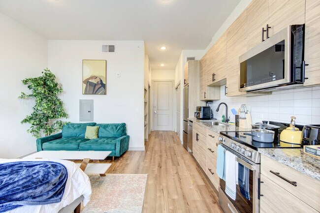 Building Photo - 1111 Shepherd Dr