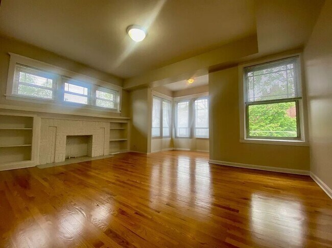 Foto del edificio - 7505 N Greenview Ave