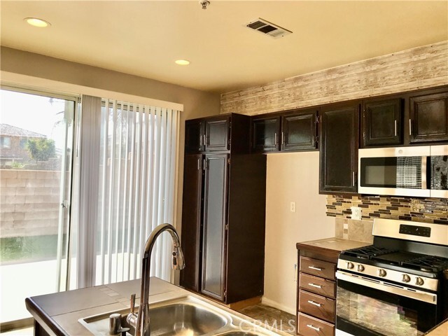 Foto del edificio - 5752 Tamarisk Way