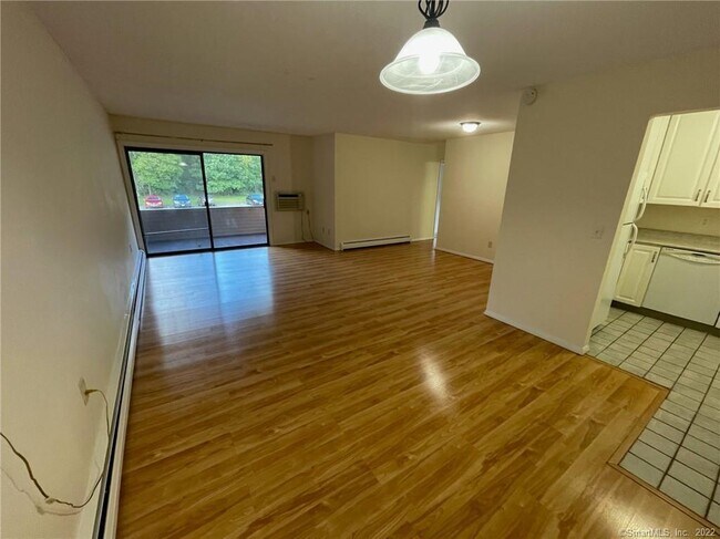 Foto del edificio - 565 Talcottville Rd