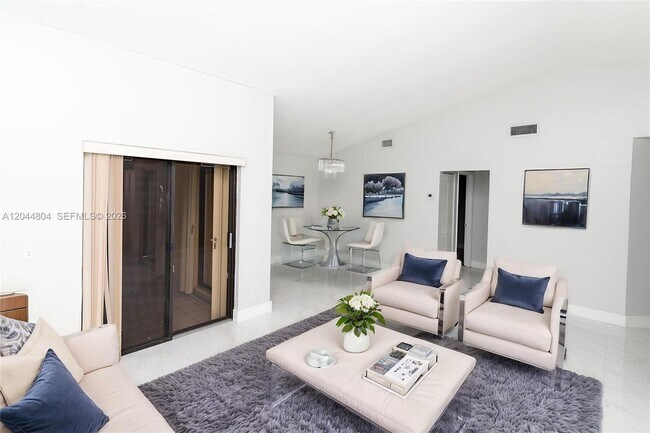Foto del edificio - 17059 NW 60th Ct