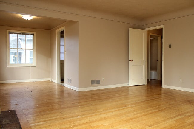 Foto del edificio - 5112/5116 NE 32nd Ave.