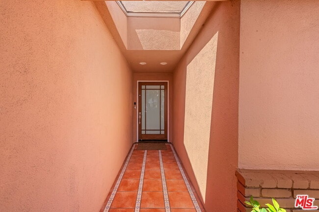 Building Photo - 8221 Delgany Ave