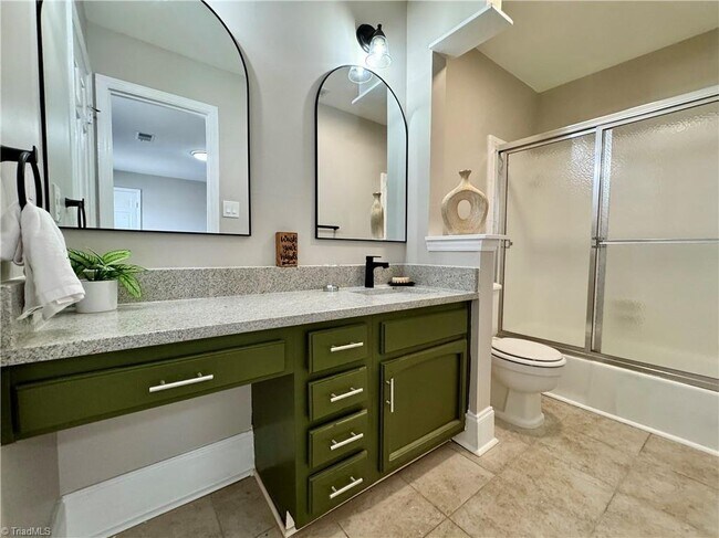 Foto del edificio - 5115 Lawndale Dr