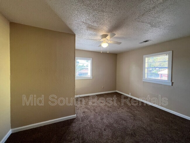 Foto del edificio - 4220 Beacon Hills Dr
