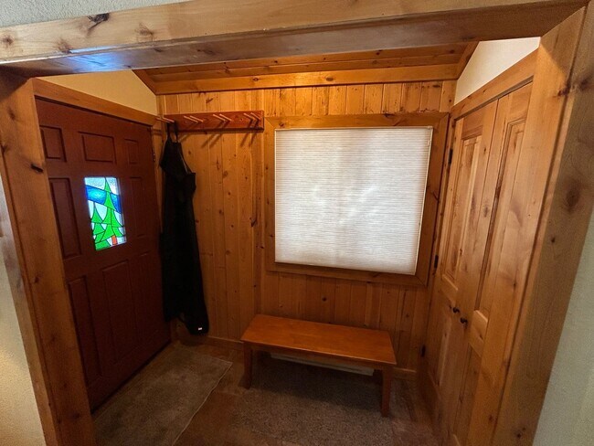 Building Photo - The Aspens 3-Bedroom Condo