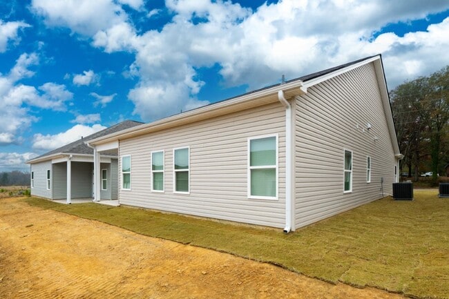Building Photo - Stunning 3BR/2BA Beauty – Modern Upgrades, Incredible Value & Won't Last Long!
