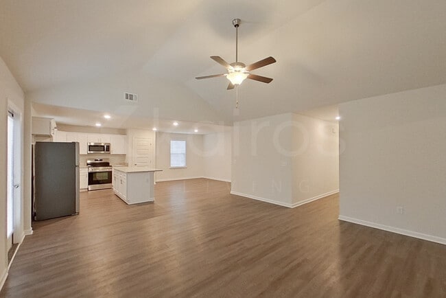 Building Photo - 114 Western Red Cedar Dr