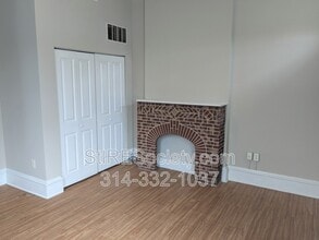 Building Photo - 229 Steins St
