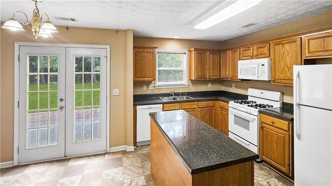 Building Photo - 3397 Hill Pond Dr NE