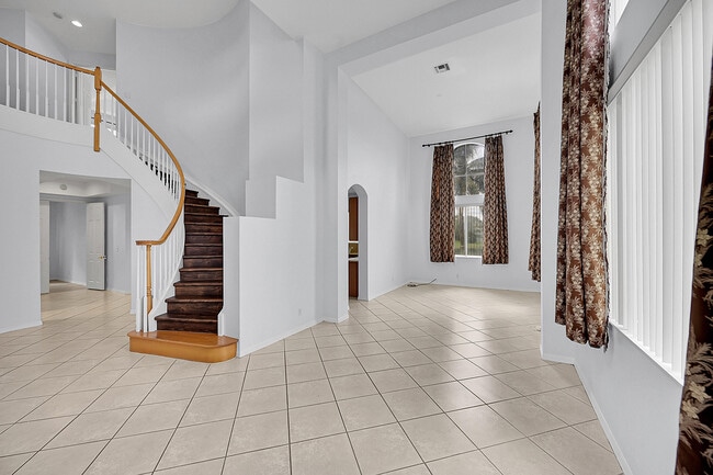 Foto del edificio - 4627 Windward Cove Ln