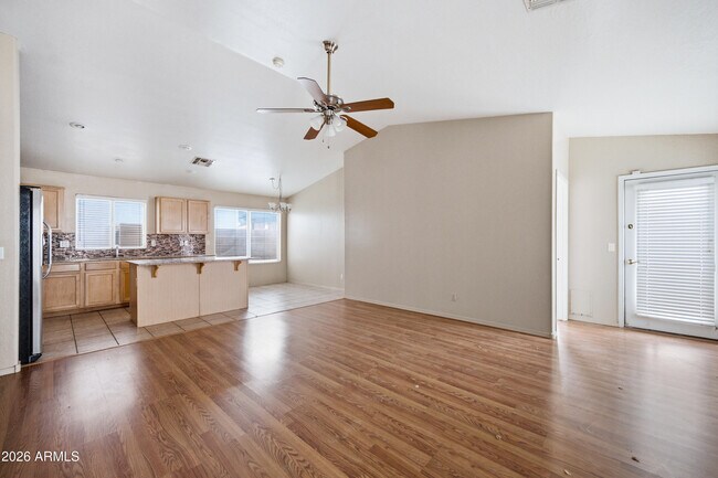 Foto del edificio - 4512 E Windsong Dr