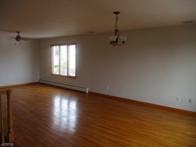 Foto del edificio - 75 Farnham Ave