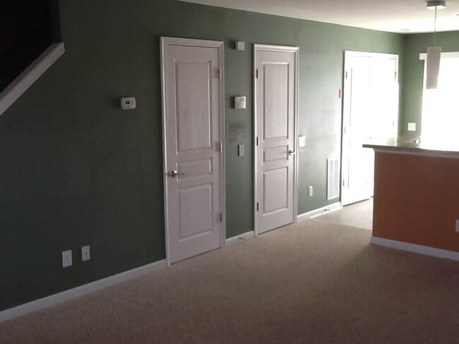 Vista desde la sala de estar - 8468 Cromwell Court